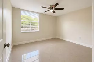 3516 Whitehall Dr, West Palm Beach, FL 33401 - Photo 12