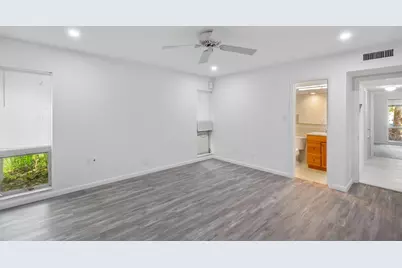 4704 Queen Palm Lane, Tamarac, FL 33319 - Photo 18