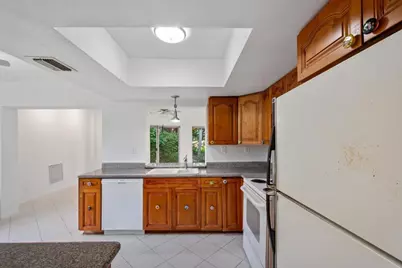 4704 Queen Palm Lane, Tamarac, FL 33319 - Photo 10