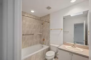 4704 Queen Palm Ln, Tamarac, FL 33319 - Photo 8