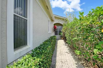 7725 Rockford Road, Boynton Beach, FL 33472 - Photo 2