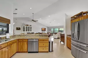 10705 SE Seabreeze Ct, Hobe Sound, FL 33455 - Photo 24