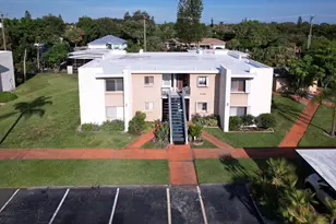 1310 NE 14th Ct, Jensen Beach, FL 34957 - Photo 4