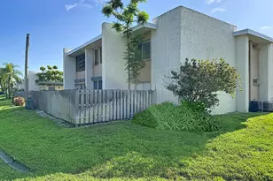 1310 NE 14th Ct, Jensen Beach, FL 34957 - Photo 32