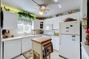 1310 NE 14th Ct, Jensen Beach, FL 34957 - Photo 16