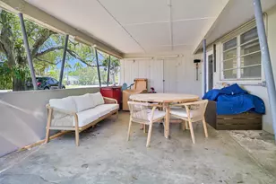 27 NE 18th St, Homestead, FL 33030 - Photo 8