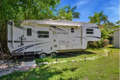 27 NE 18th Street, Homestead, FL 33030 - Photo 16