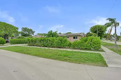 307 SE 14th Place, Deerfield Beach, FL 33441 - Photo 28