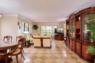 563 Brackenwood Pl, Palm Beach Gardens, FL 33418 - Photo 4
