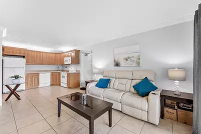 1108 Green Pine Boulevard #E1, West Palm Beach, FL 33409 - Photo 8