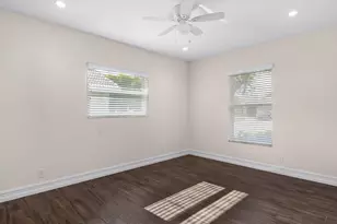 1041 SW 4th St, Boca Raton, FL 33486 - Photo 14