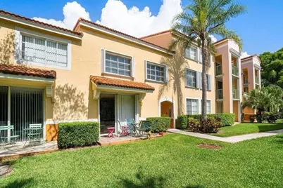 117 Yacht Club Way #Unit 110, Hypoluxo, FL 33462 - Photo 2