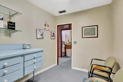 610 Northlake Boulevard, Lake Park, FL 33408 - Photo 8