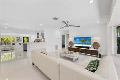 5210 NE 17th Terrace, Fort Lauderdale, FL 33334 - Photo 8
