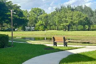 400 N Crestwood Ct Ct N, Royal Palm Beach, FL 33411 - Photo 30