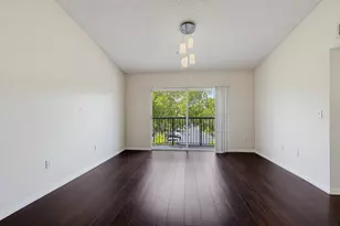 400 N Crestwood Ct Ct N, Royal Palm Beach, FL 33411 - Photo 4