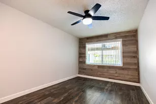 10670 NW 42nd Dr, Coral Springs, FL 33065 - Photo 24