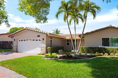 10670 NW 42nd Drive, Coral Springs, FL 33065 - Photo 2