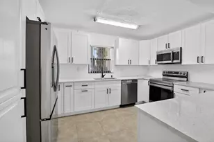 11556 NW 1st St, Plantation, FL 33325 - Photo 1