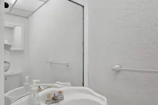 11556 NW 1st St, Plantation, FL 33325 - Photo 4