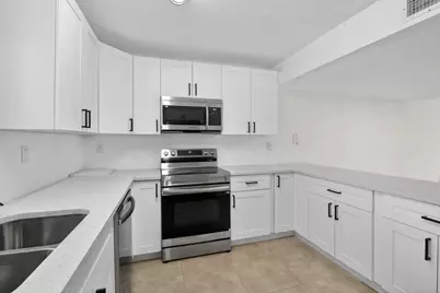 11556 NW 1st Street, Plantation, FL 33325 - Photo 8