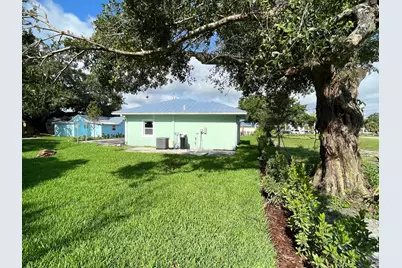 2210 S 40th Street, Fort Pierce, FL 34947 - Photo 10