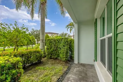 7089 Edison Place, Palm Beach Gardens, FL 33418 - Photo 6