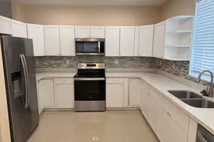 940 Doveplum Ct, Hollywood, FL 33019 - Photo 2