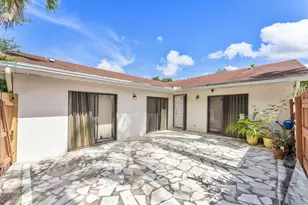 4353 Woodstock Dr, West Palm Beach, FL 33409 - Photo 6