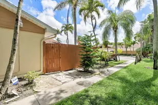 4353 Woodstock Dr, West Palm Beach, FL 33409 - Photo 18