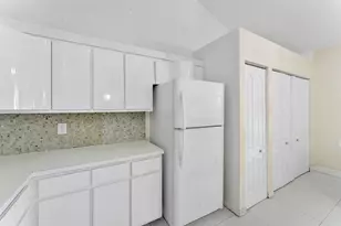 4353 Woodstock Dr, West Palm Beach, FL 33409 - Photo 6