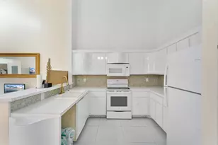 4353 Woodstock Dr, West Palm Beach, FL 33409 - Photo 8