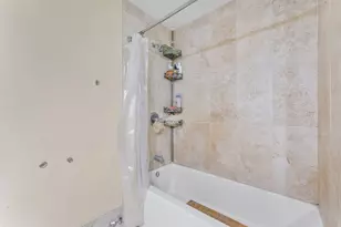 4353 Woodstock Dr, West Palm Beach, FL 33409 - Photo 14