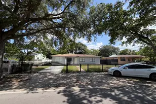 1135 NW 127th St, North Miami, FL 33168 - Photo 1