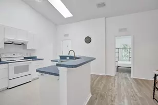 1212 SE Petunia Ave, Port Saint Lucie, FL 34952 - Photo 4