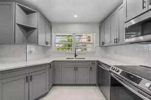 908 Hibiscus Dr, Royal Palm Beach, FL 33411 - Photo 10