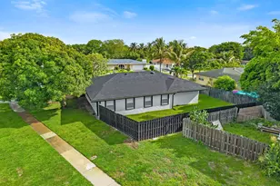 908 Hibiscus Dr, Royal Palm Beach, FL 33411 - Photo 30
