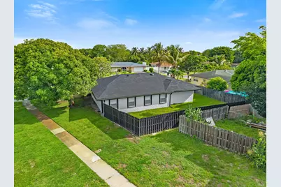 908 Hibiscus Drive, Royal Palm Beach, FL 33411 - Photo 32