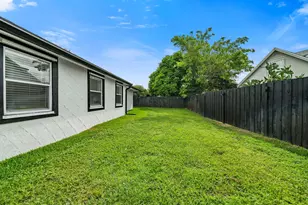 908 Hibiscus Dr, Royal Palm Beach, FL 33411 - Photo 24