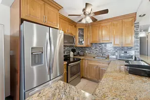 170 Kent J, West Palm Beach, FL 33417 - Photo 6