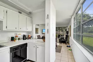 9430 Tangerine Pl, Davie, FL 33324 - Photo 14