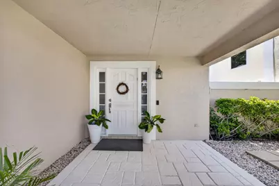 33 Selby Lane, Palm Beach Gardens, FL 33418 - Photo 4