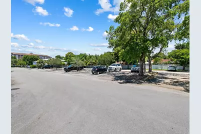 1471 NE 26th Street, Wilton Manors, FL 33305 - Photo 12