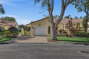 2627 Emerald Way N, Deerfield Beach, FL 33442 - Photo 2