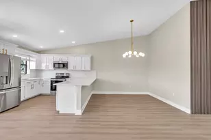 2627 Emerald Way N, Deerfield Beach, FL 33442 - Photo 16
