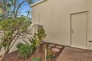 2627 Emerald Way N, Deerfield Beach, FL 33442 - Photo 38