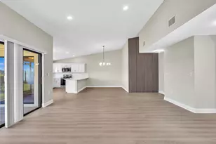 2627 Emerald Way N, Deerfield Beach, FL 33442 - Photo 18