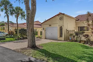 2627 Emerald Way N, Deerfield Beach, FL 33442 - Photo 1