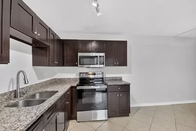 744 Springdale Circle, Palm Springs, FL 33461 - Photo 16