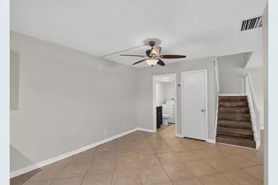 744 Springdale Circle, Palm Springs, FL 33461 - Photo 10